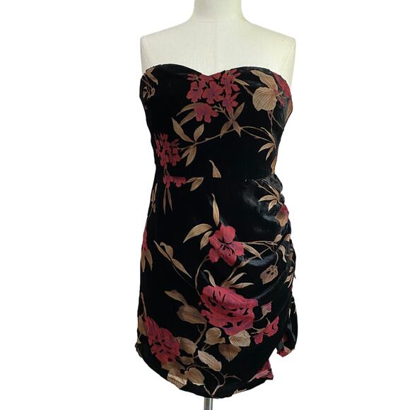 Lulus Evening In Love Black Floral Print Velvet Strapless Mini Dress NWT Sz M - Picture 2 of 11